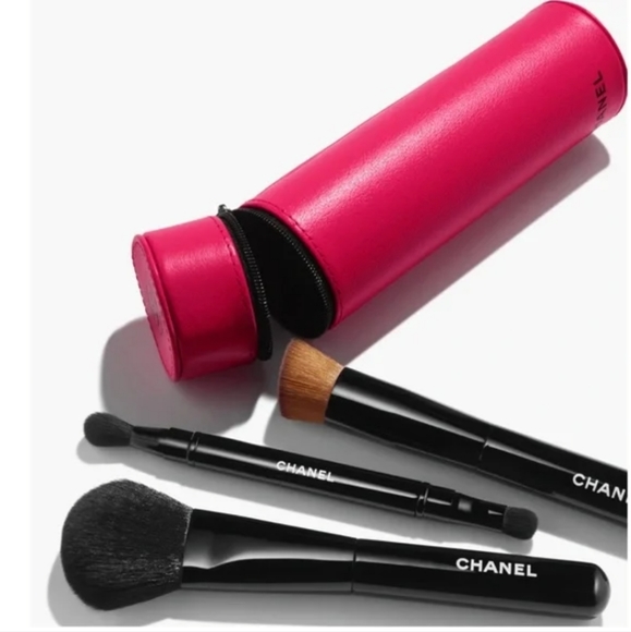 Les Pinceaux de Chanel limited edition essential brushes set Diva pink leather - Picture 2 of 4